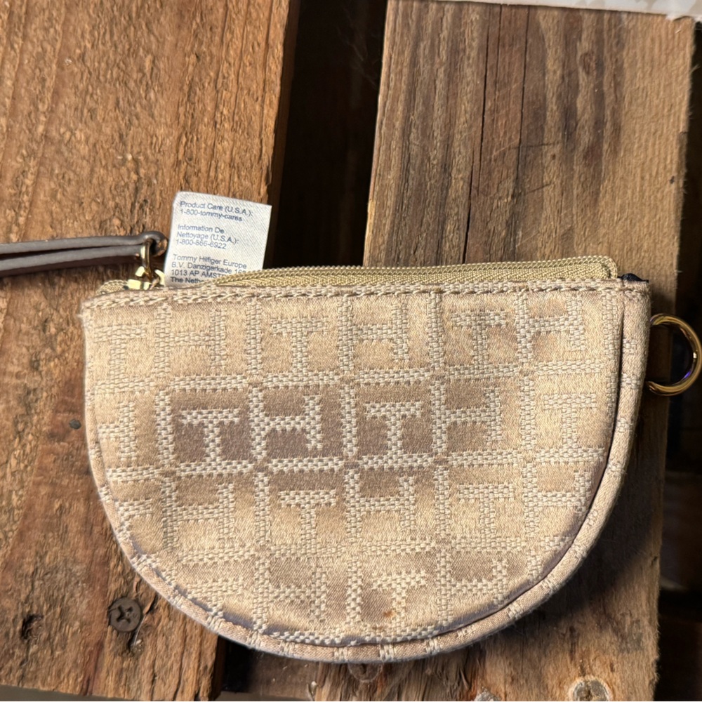 Tommy Hilfiger coin purse in brown with logos all over